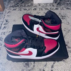 Jordan 1 mids